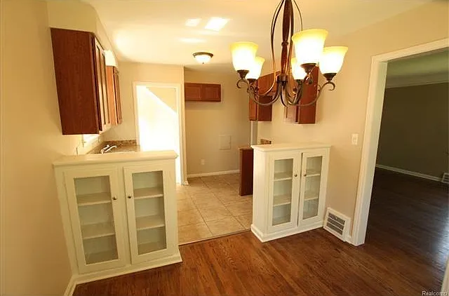 3 bed, 990 sqft, $1,450 — Photo 4