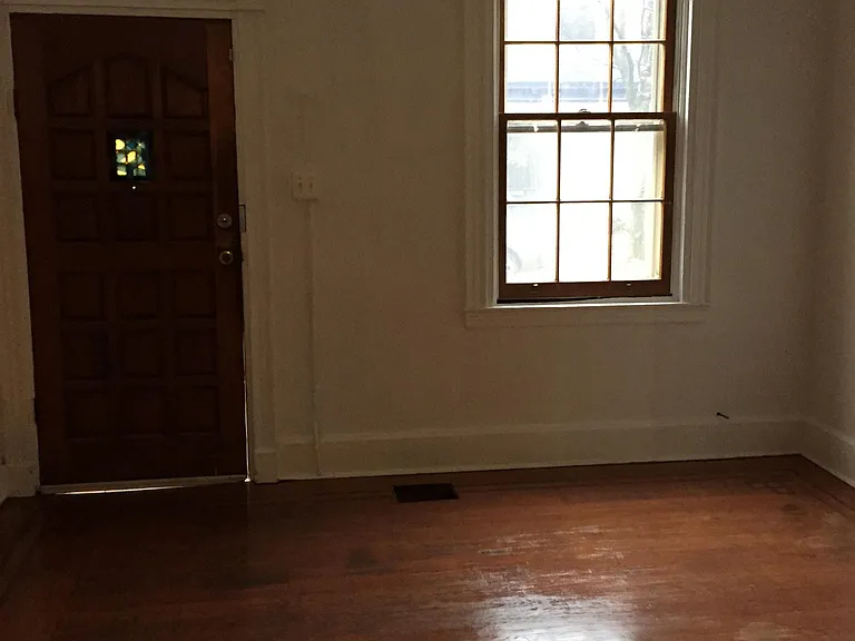 1130 N St — Photo 2