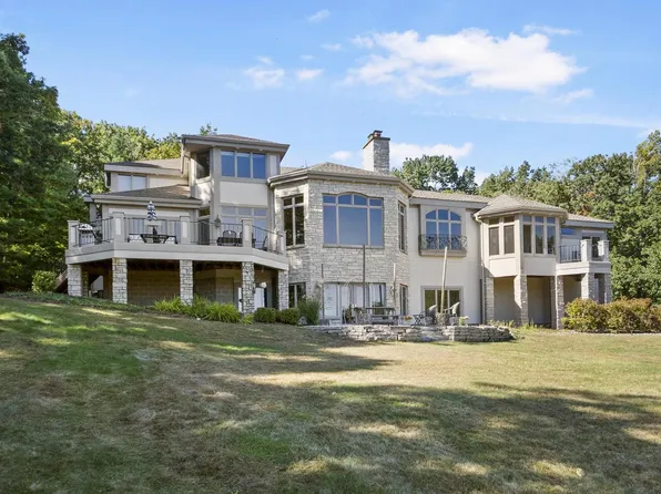 W283N3811 Yorkshire TRACE, Pewaukee, WI 53072