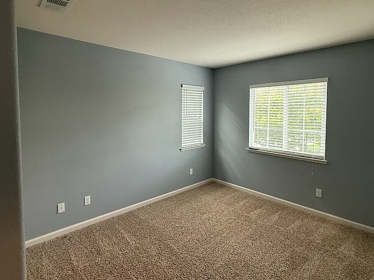 2701 Gramercy Cir — Photo 13