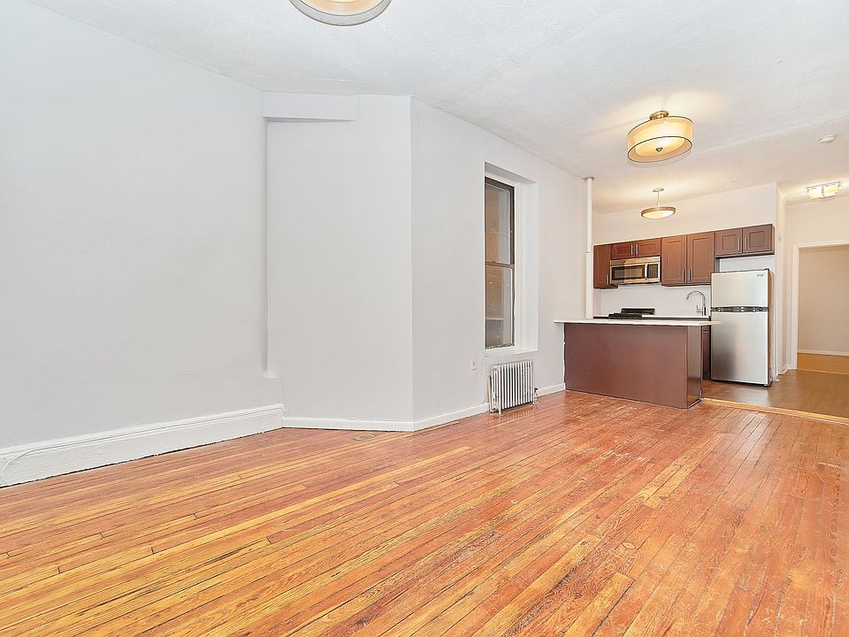 2 bed · 1 bath in Yorkville, Manhattan
