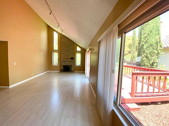 4th image of 343 Otono Ct