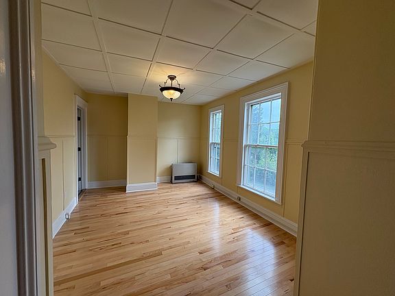 5th image of 147 Pleasant Ave #3