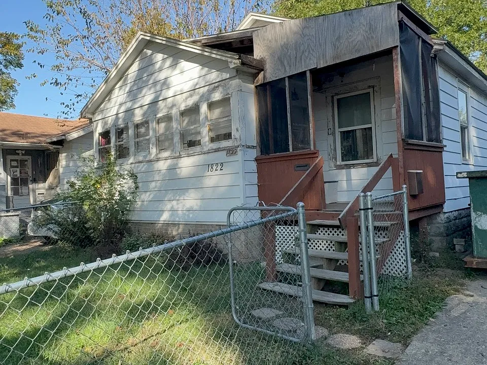 1822 E Decatur St