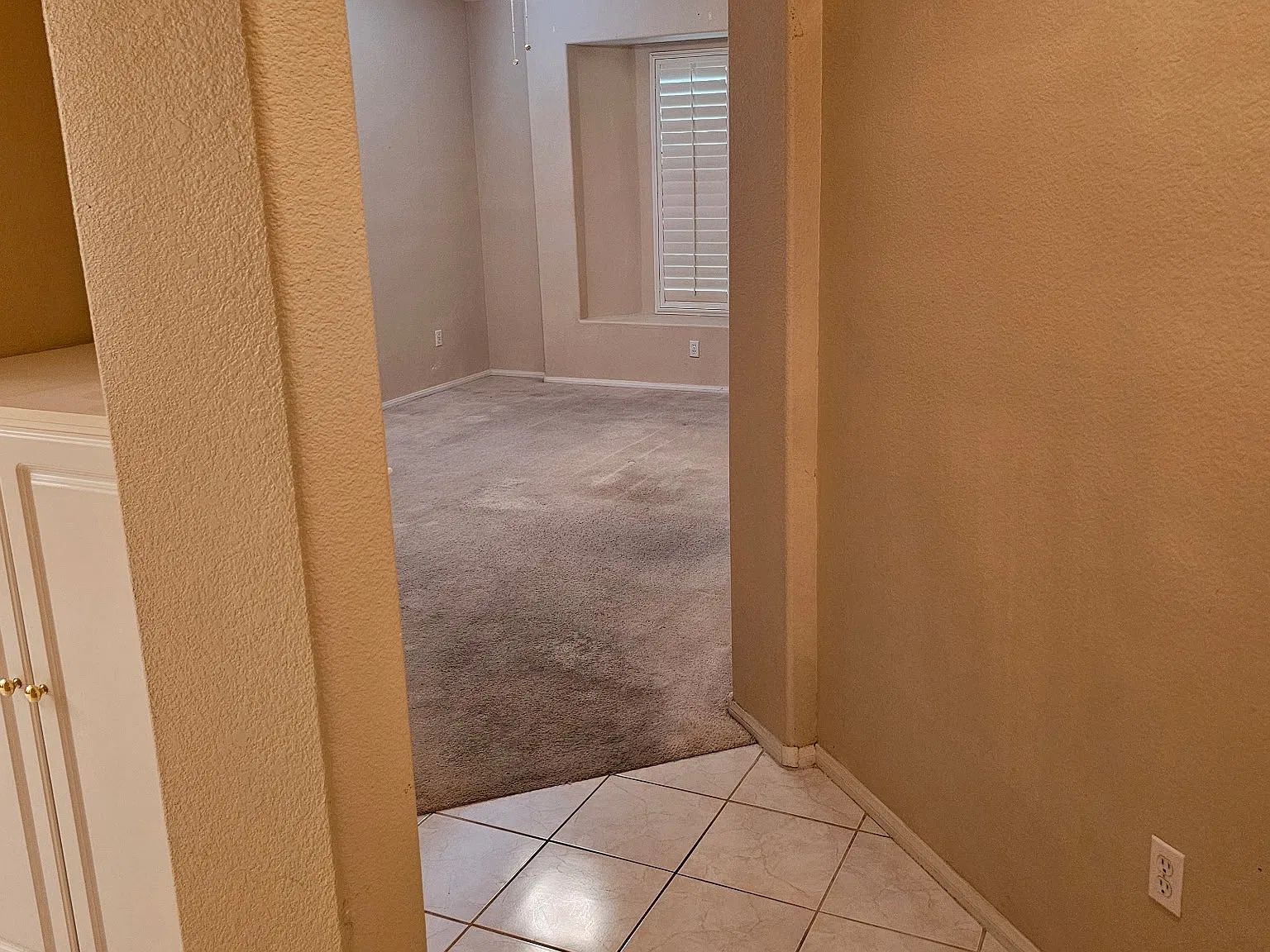 3 bed, 1571 sqft, $2,300 — Photo 1