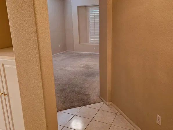 8786 Crystal Port Ave, Las Vegas, NV 89147