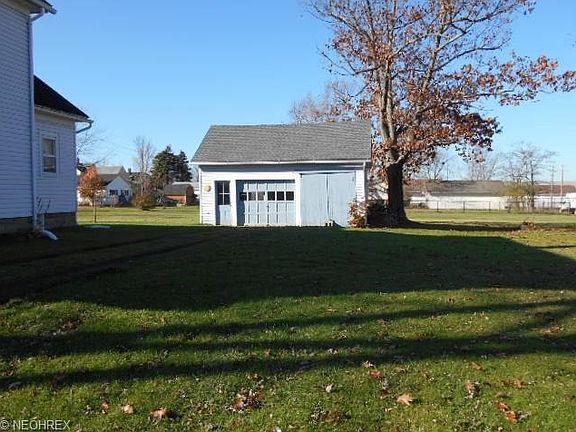 3rd image of 119 Willis Ave