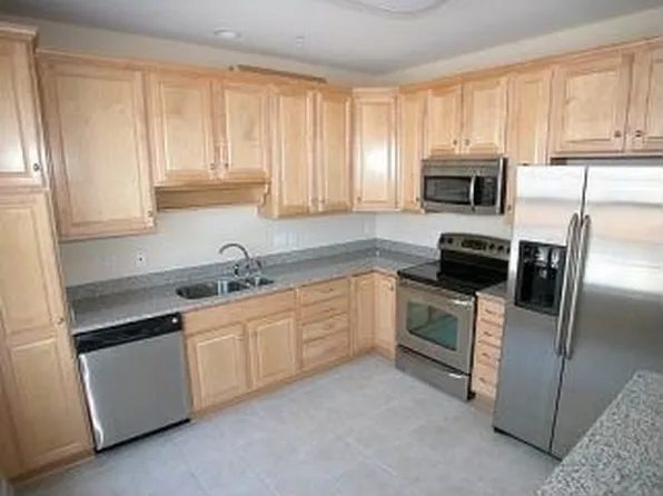 200 Edelen Station Pl APT 202-6202, La Plata, MD 20646