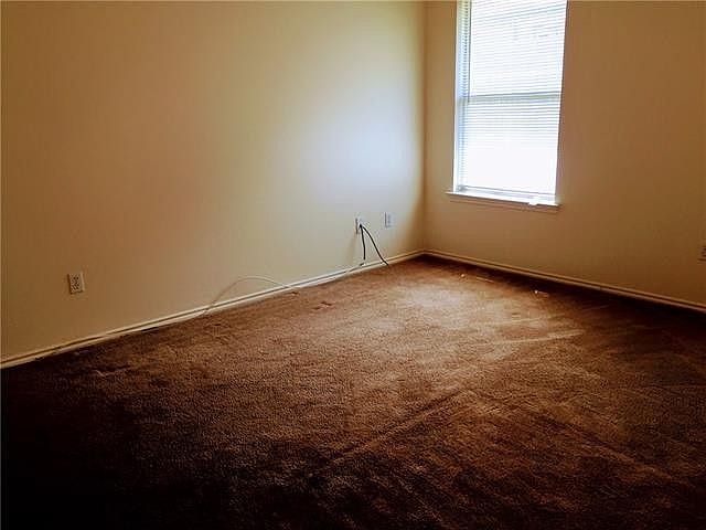 1st image of 560 Majestic Park Ln