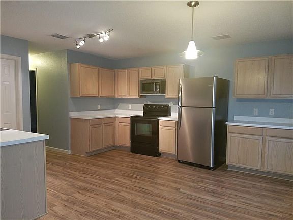 3rd image of 1721 Spyglass Dr