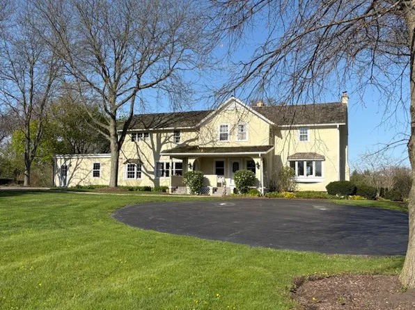 62 Dundee Ln, Barrington, IL 60010
