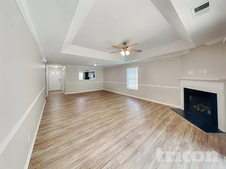 1204 Green Turf Ln — Photo 3
