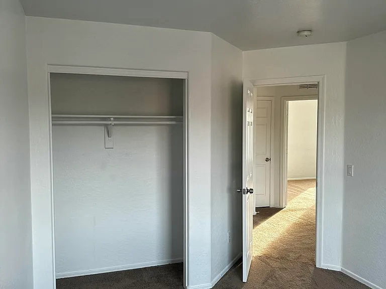 12337 W Sweetwater Ave — Photo 8