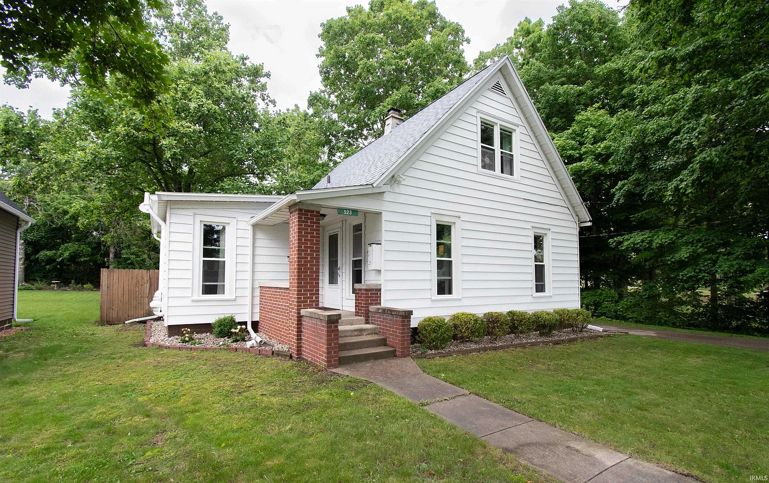 523 Ogle St photo 1