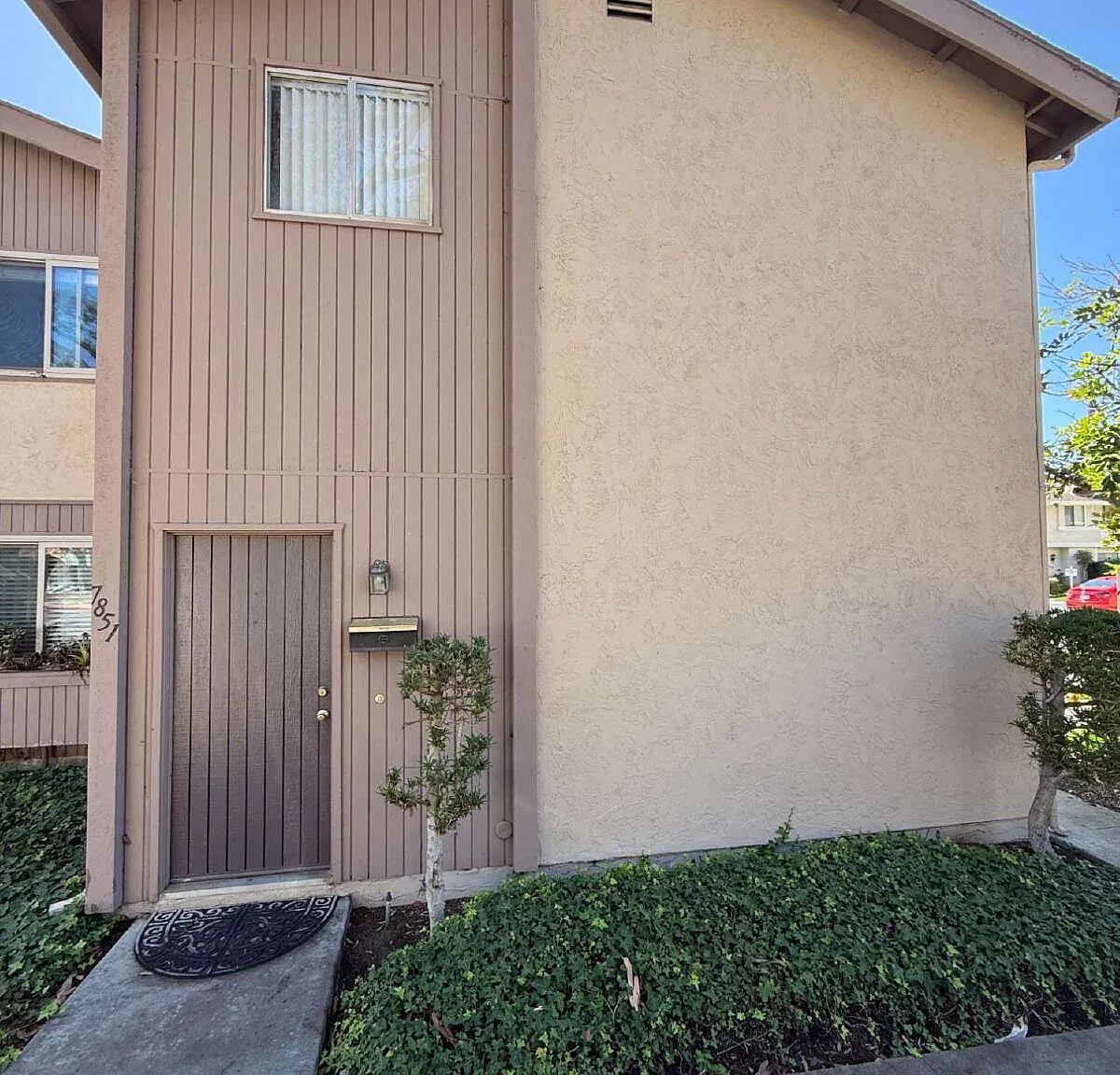 2 bed, 1.5 bath, 945 sqft, $2,800 — Photo 1