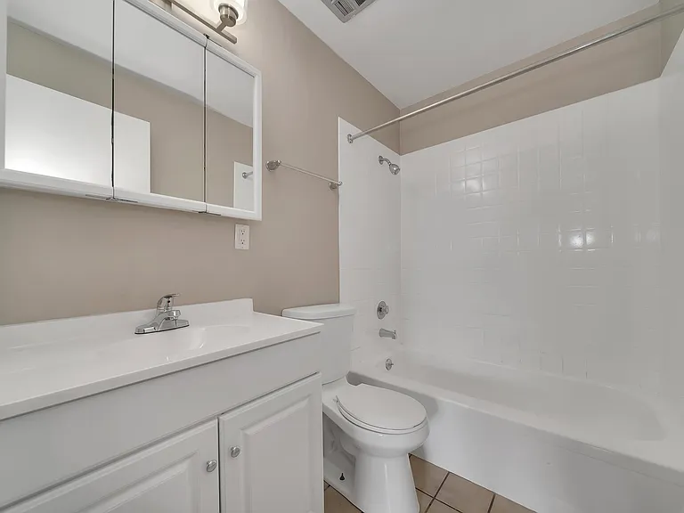 Wing Park Apartments — Photo 2
