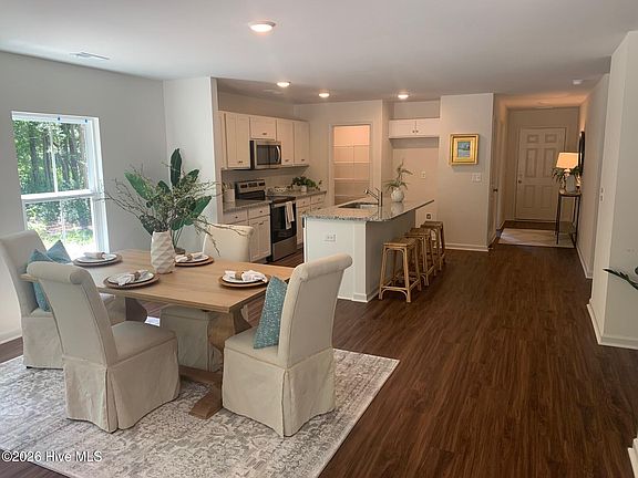 4th image of 1038 Brooke Ridge Ln