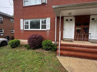 1923 S Railroad Ave, Staten Island, NY 10306