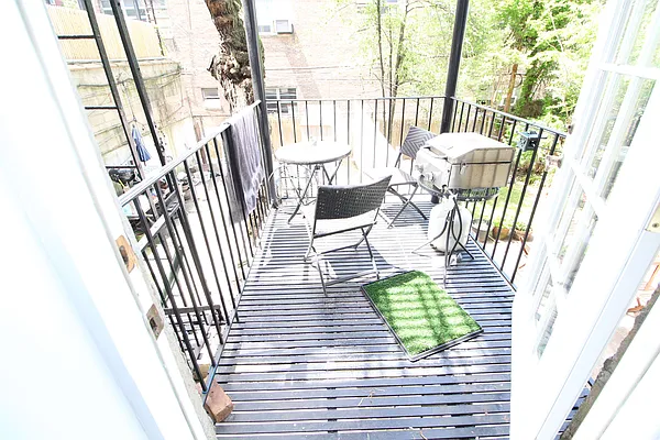 Rented by Compass | media 21