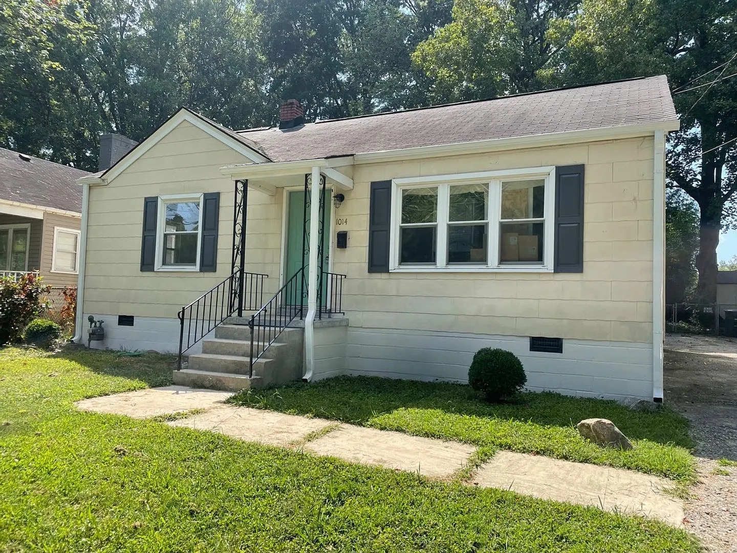 Renovated 3 Bedroom Near UNCG & Downtown Greensboro - Stackable Washer & Dryer Included! — Photo 1