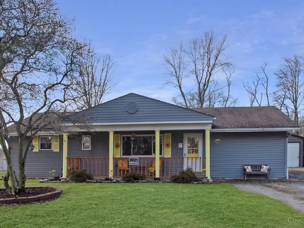 7412 Fairview Dr, Blanchester, OH 45107