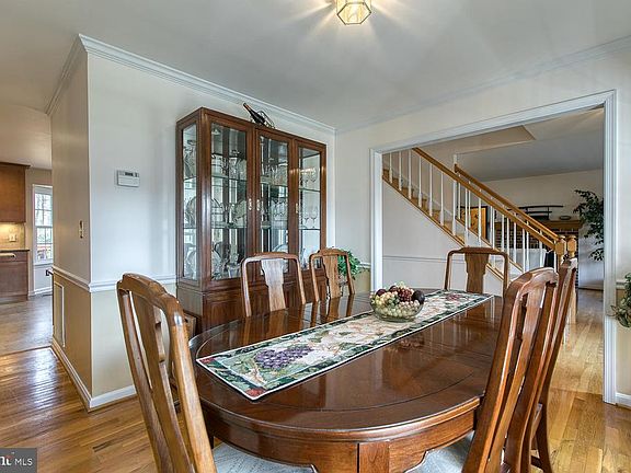 4th image of 265 Greenspring Dr