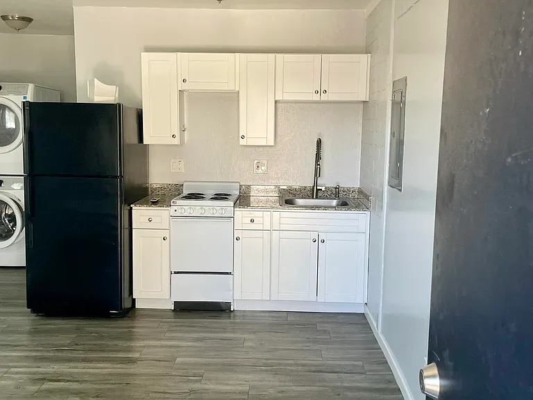 2402 N 24th St #1 — Photo 3