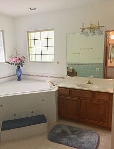 5th image of 255 SW Foxboro Pl