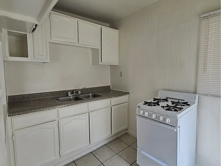 1777 Cerritos Ave #3 — Photo 7