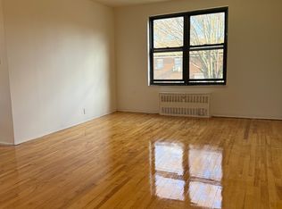 58-20 Clearview Expressway Sr Rd W #2, Oakland Gardens, NY 11364
