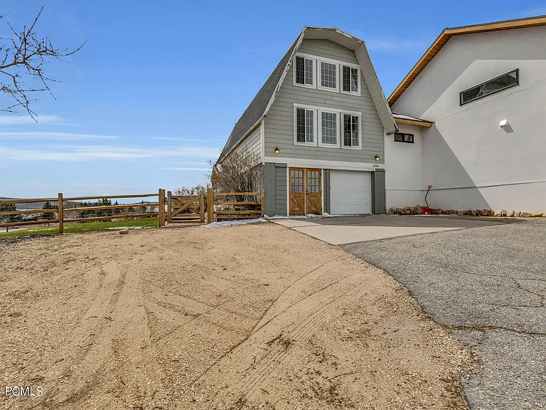 6381 Highland Dr — Photo 24