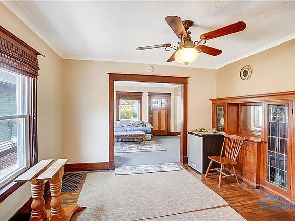 3rd image of 3905 Burton Ave