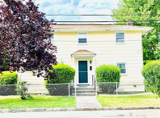 60 Sagamore Hill Dr #B, Pt Washington, NY 11050