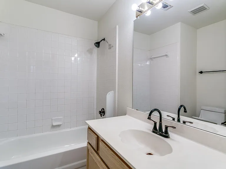 104 Dorsett Dr — Photo 16