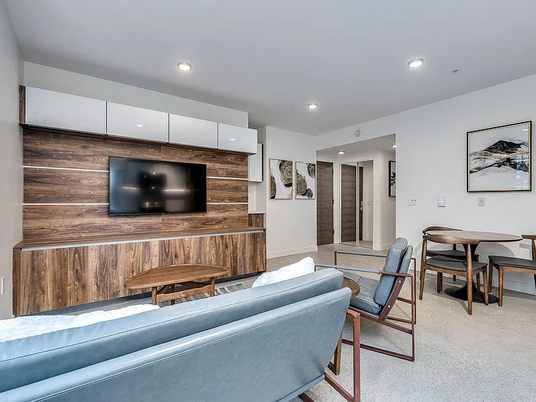 1170 Barclay St #107 — Photo 8