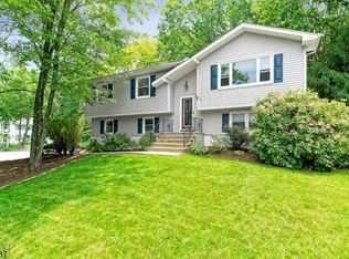 19 Byron Pl, Sparta, NJ 07871