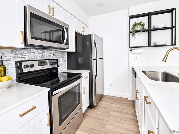 4th image of 14852 E Kentucky Drive #923