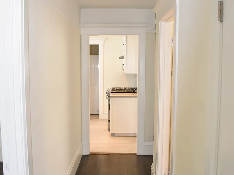 1625 Larkin St #F — Photo 8