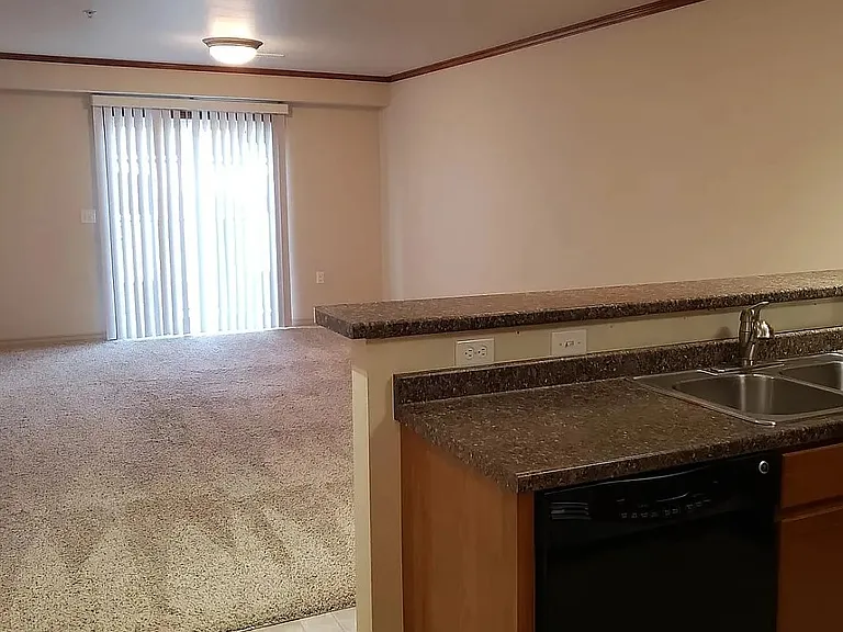 Black Rock Court Apartments — Photo 5