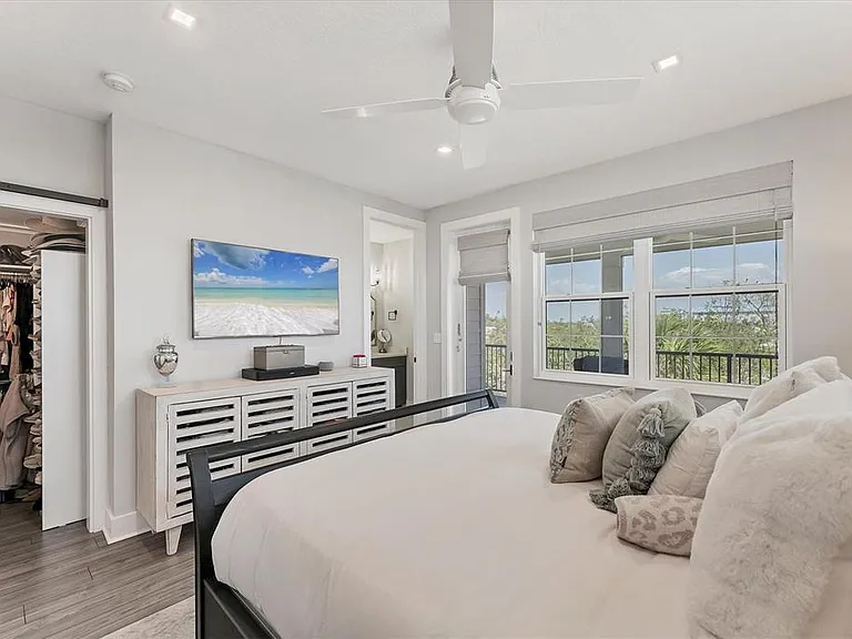 4357 Marina View Way — Photo 32