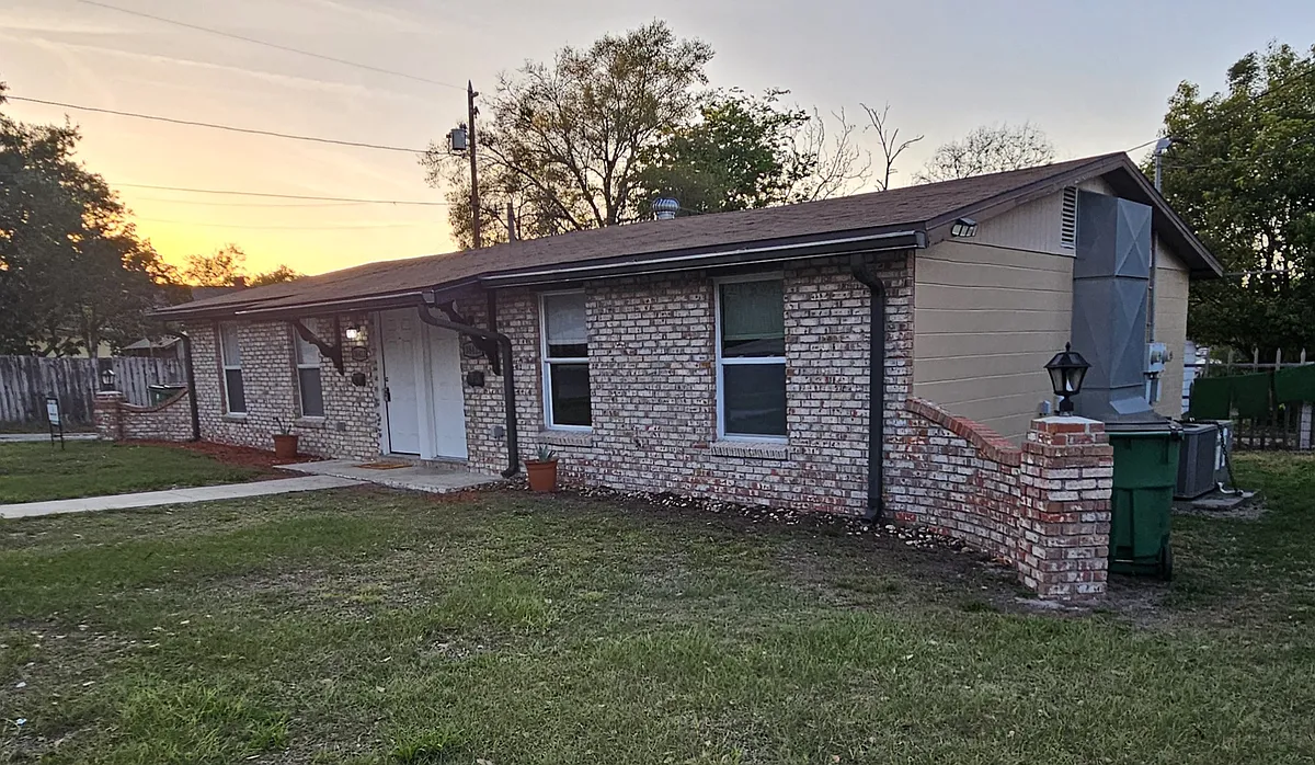 Building Photo - 38415 13th Ave #38415