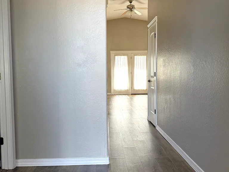 85 S Hillcrest Dr — Photo 5