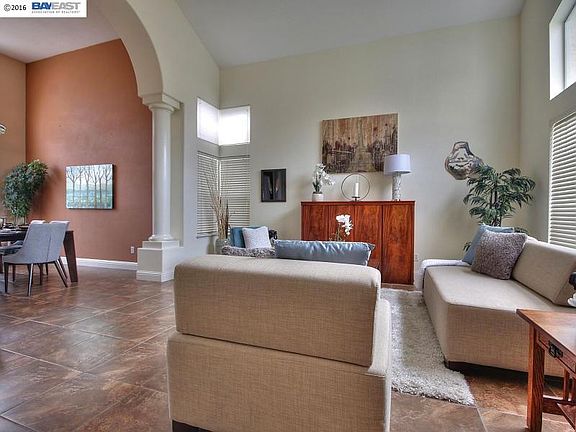 3rd image of 30524 Meridien Cir