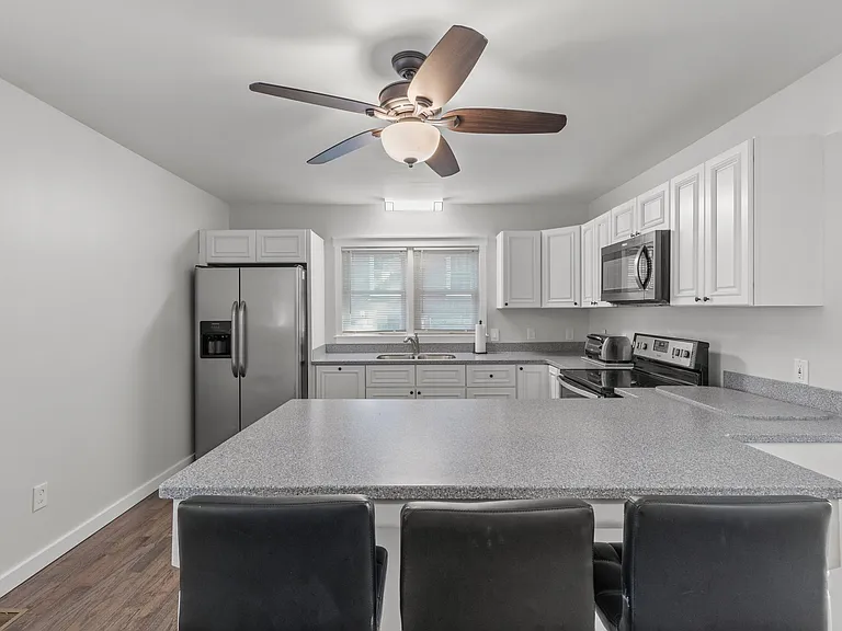 1717 Versailles Rd — Photo 10