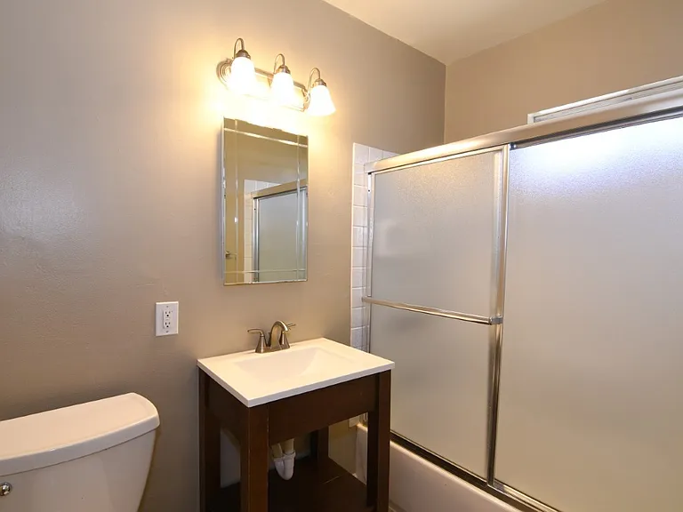 264 G St — Photo 12