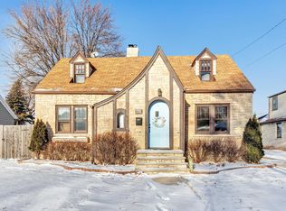125 E Allouez Ave, Green Bay, WI 54301