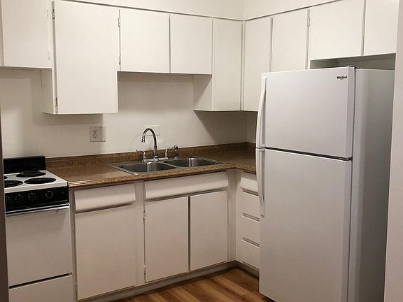 2nd image of 1040 Chicago Ave APT 209