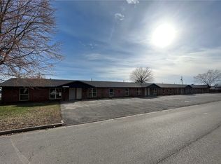 800 Henryetta St, Springdale, AR 72762