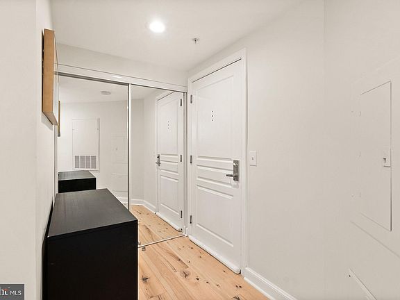 3rd image of 2451 Midtown Ave APT 818