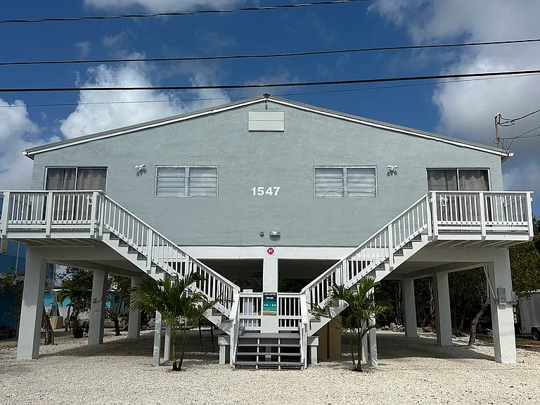 1547 Narcissus Ave #A — Photo 12